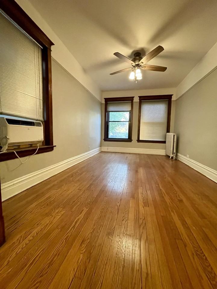 3801-10 N. Lincoln / 1844-48 W. Grace - Photo 2 of 11