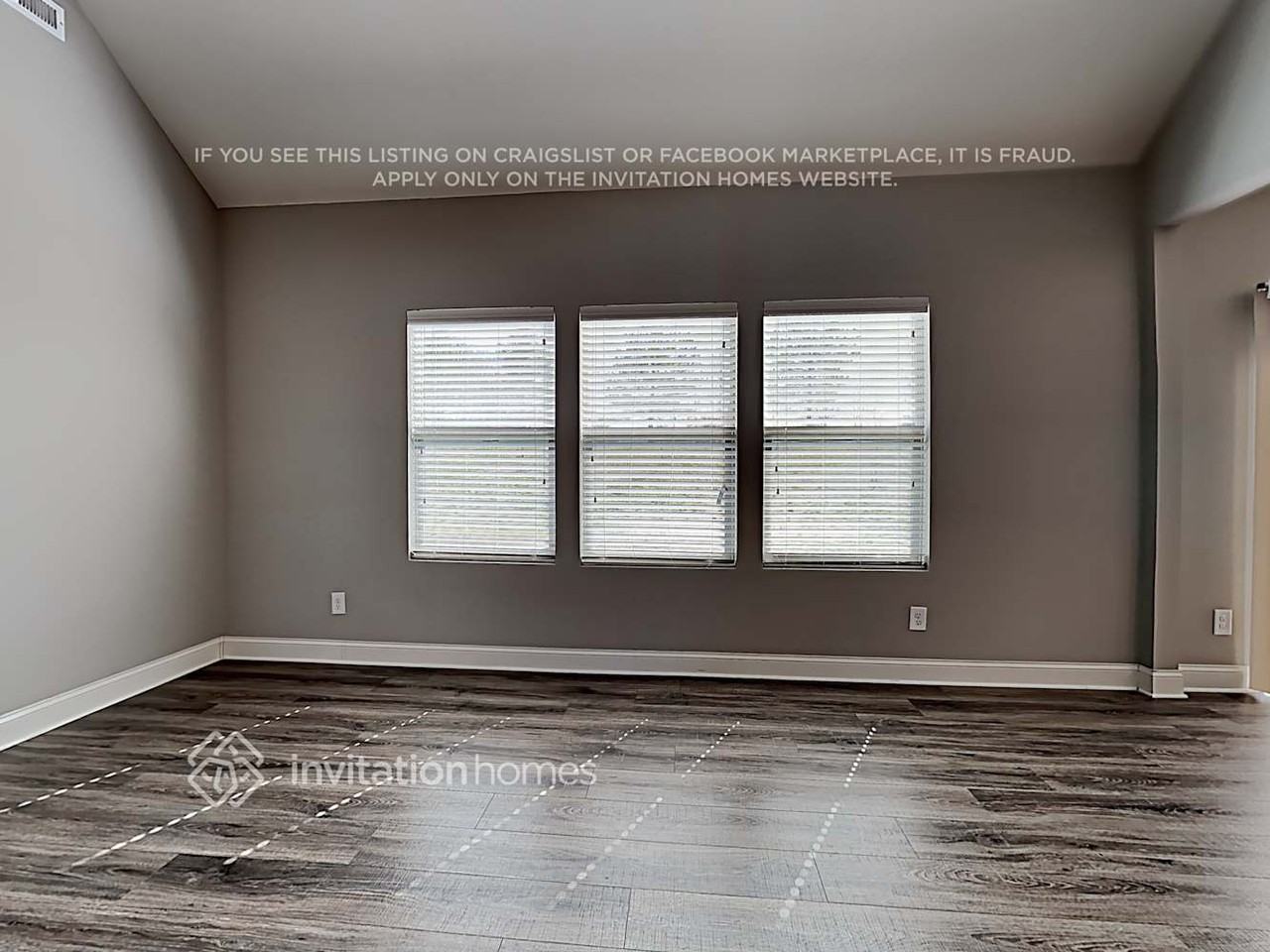 5419 Roberta Crossing Dr - Photo 4 of 32