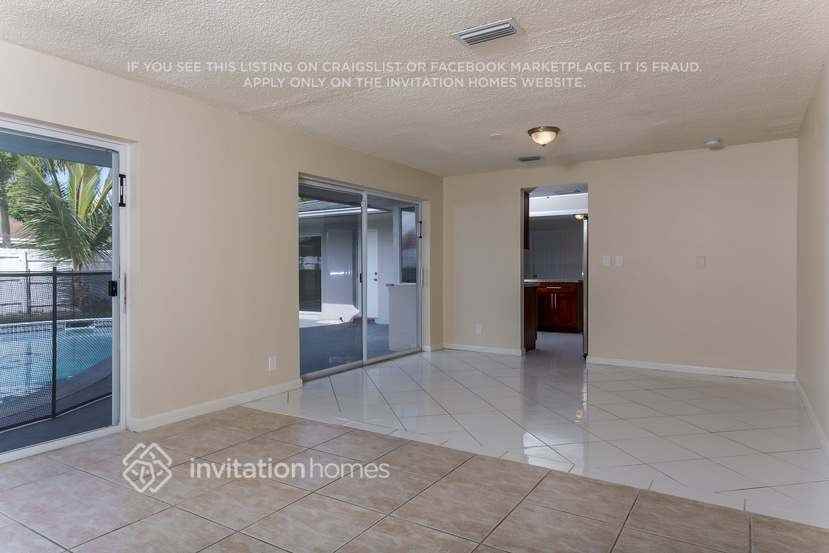 8119 Nw 72nd Ave - Photo 7 of 22