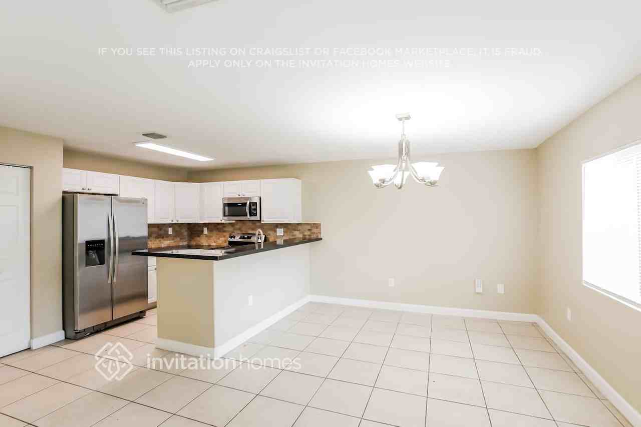 13412 Sw 255th Ter - Photo 5 of 17