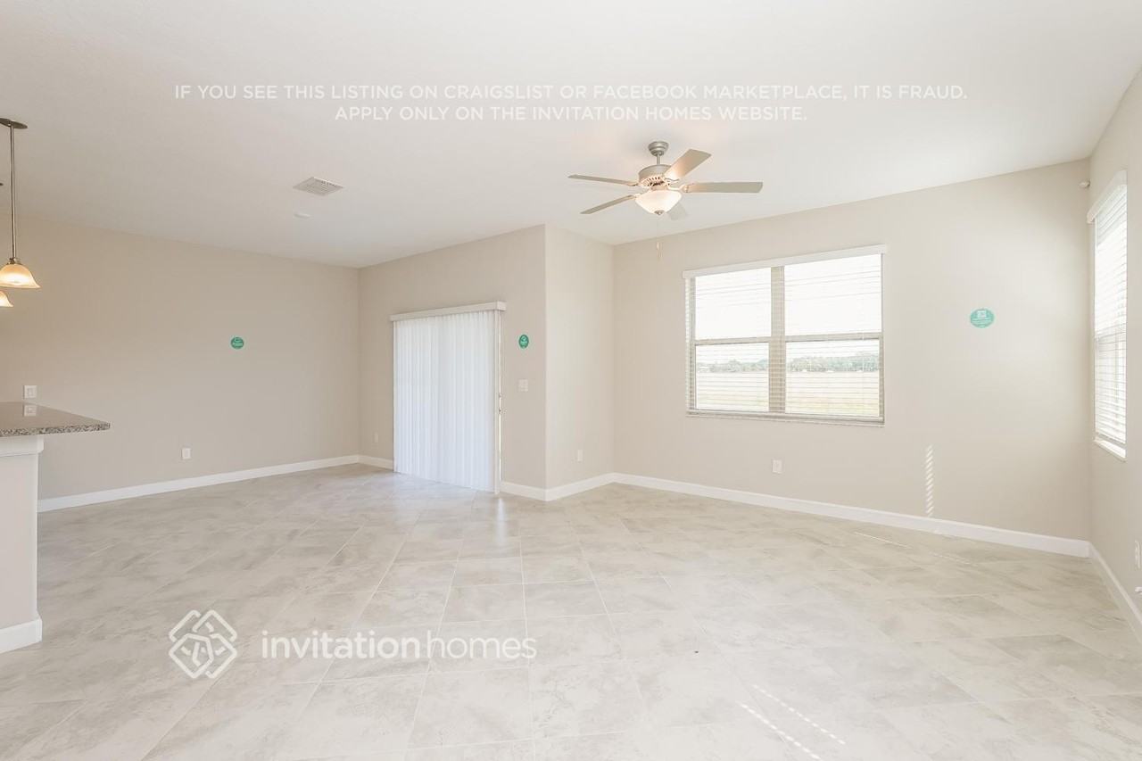 2900 Coach Manors Way - Photo 4 of 25