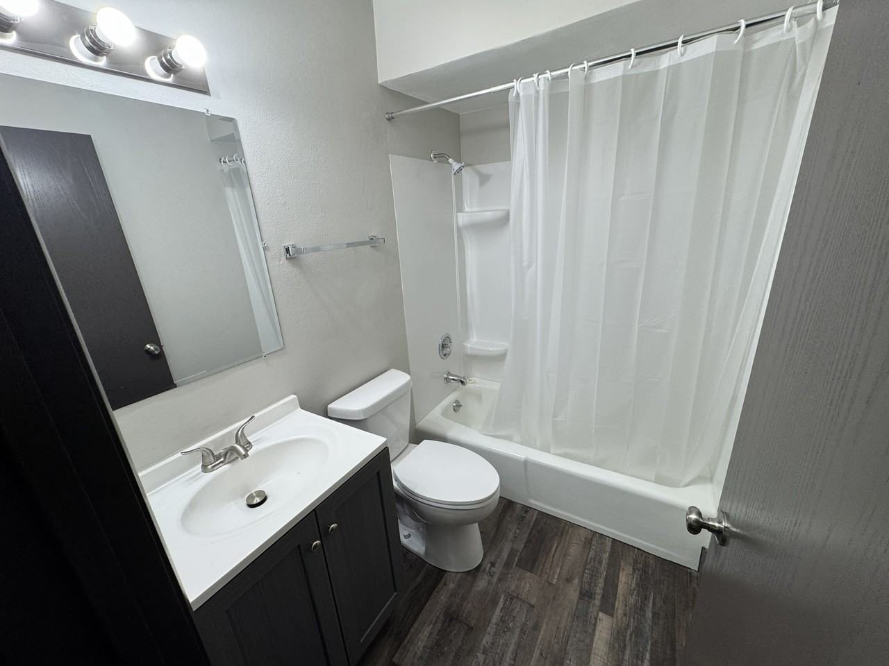 828 East Milwaukee Street - Photo 4 of 7