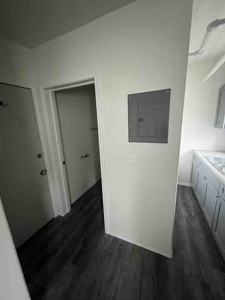 411 Mission St. - Photo 4 of 4