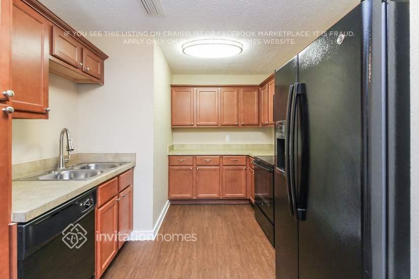 1231 Rutherford Dr - Photo 6 of 15