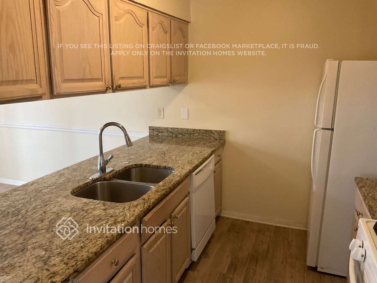 1642 Imperial Ct - Photo 3 of 10