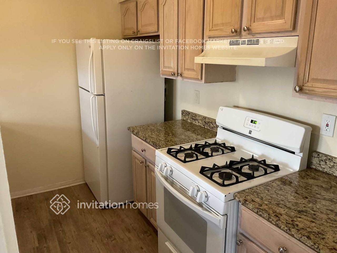 1642 Imperial Ct - Photo 4 of 10