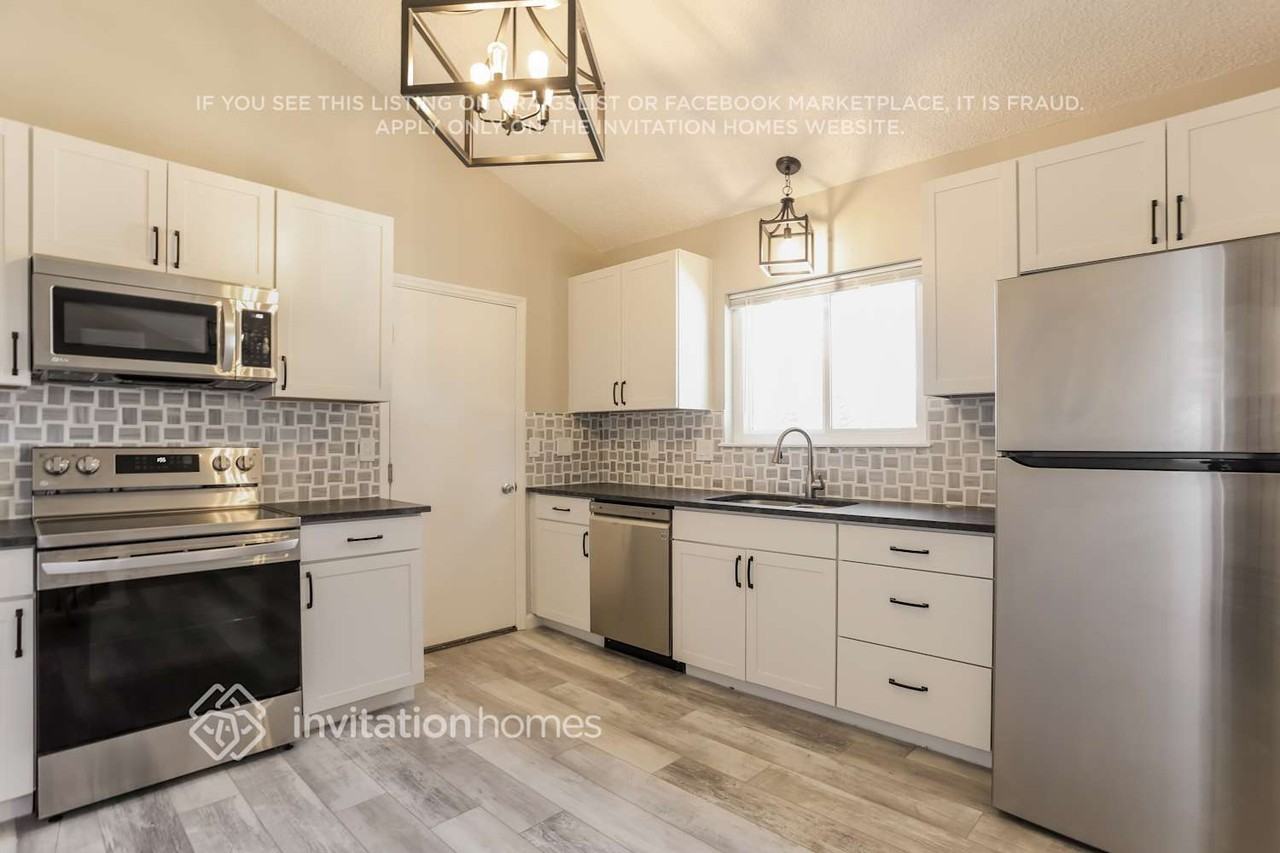 18022 E Kepner Dr - Photo 4 of 15