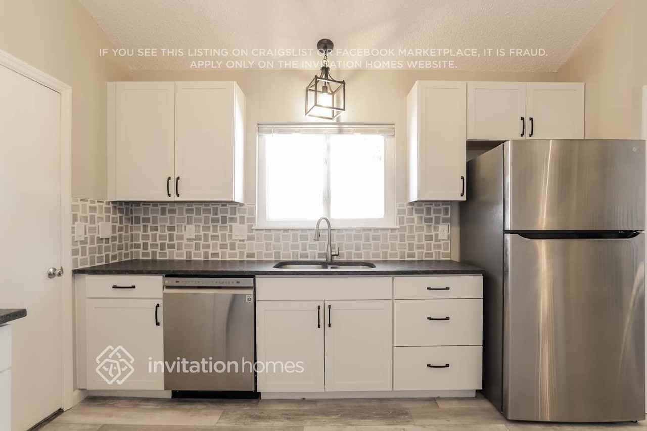 18022 E Kepner Dr - Photo 5 of 15