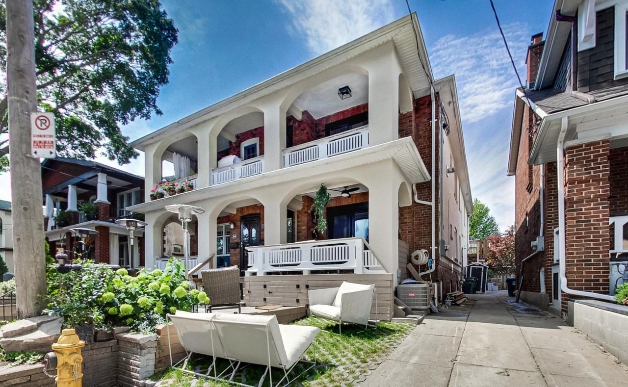 64 Scarboro Beach Blvd - Photo 2 of 19