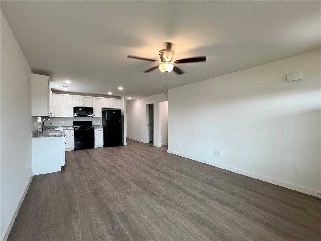 526 Nw 68th Ave - Photo 3 of 18