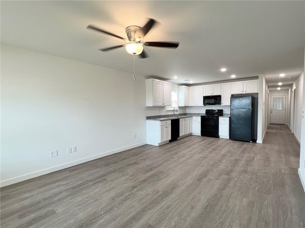 526 Nw 68th Ave - Photo 4 of 18