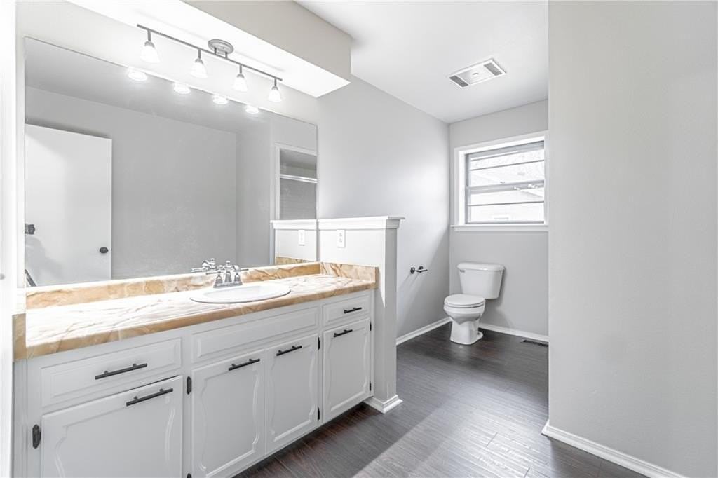 601 Valley West Dr - Photo 6 of 20