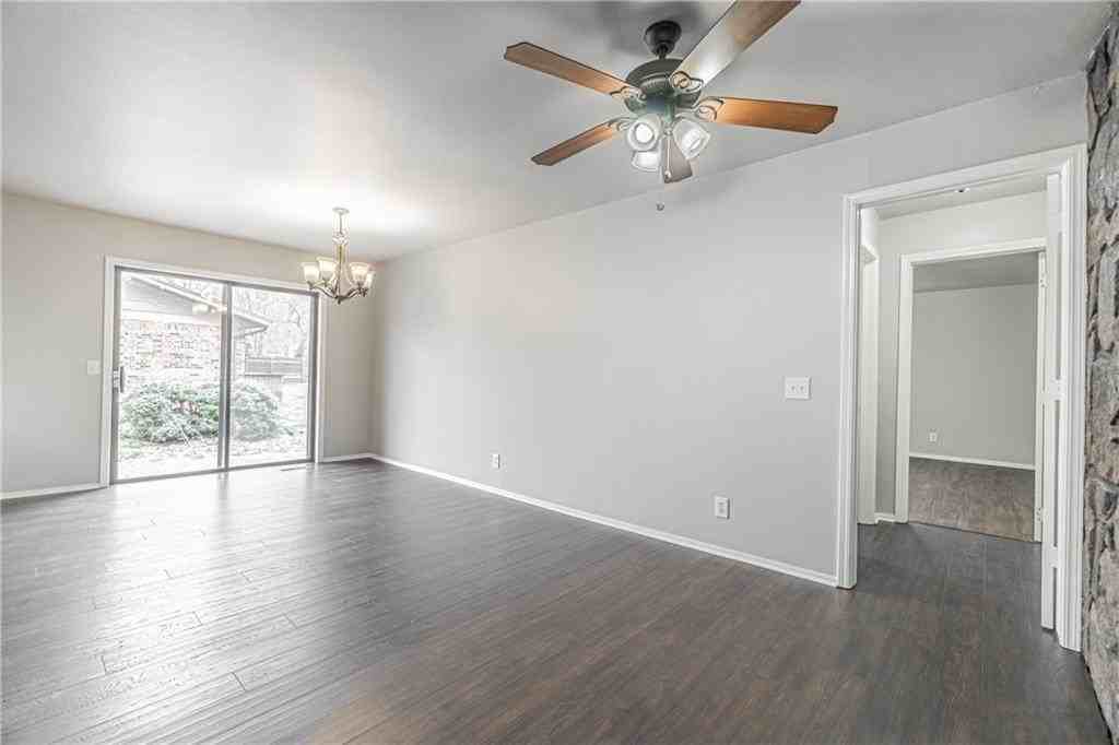 601 Valley West Dr - Photo 5 of 20