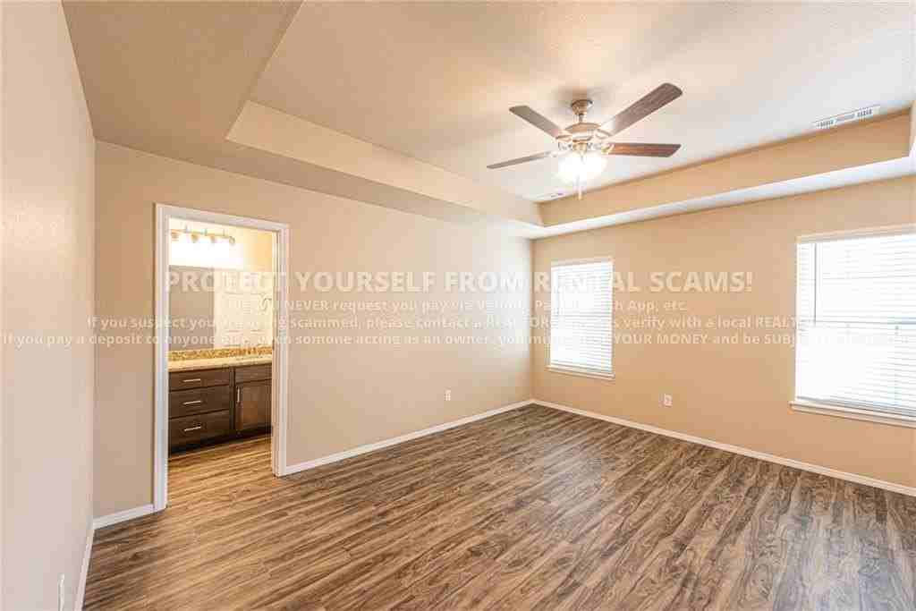 916 Rachel St - Photo 7 of 16