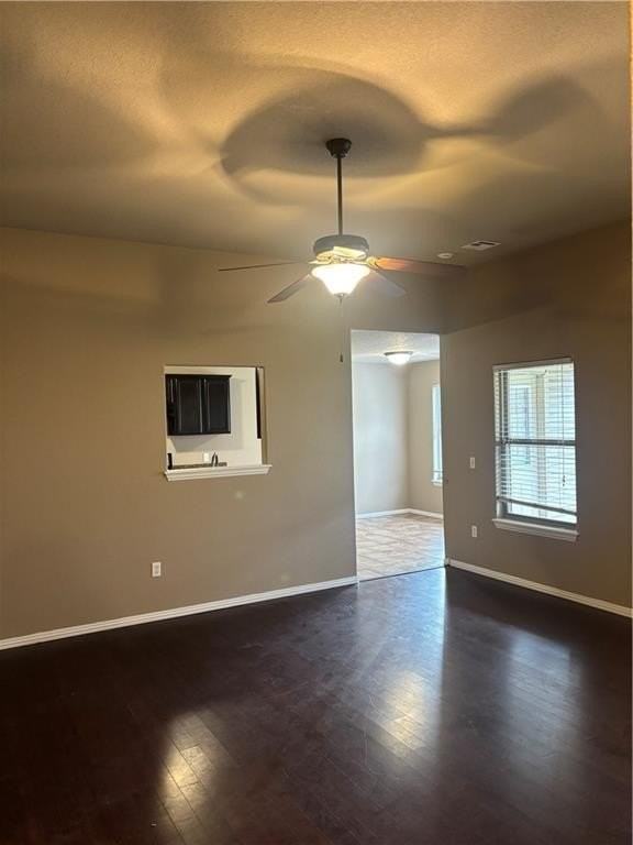 320 Violet St - Photo 5 of 14