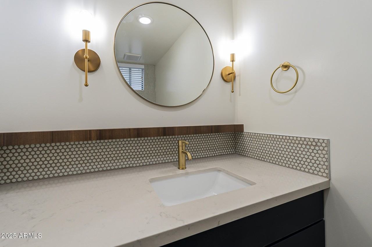 250 S Roosevelt St Unit 250 #250 - Photo 5 of 11