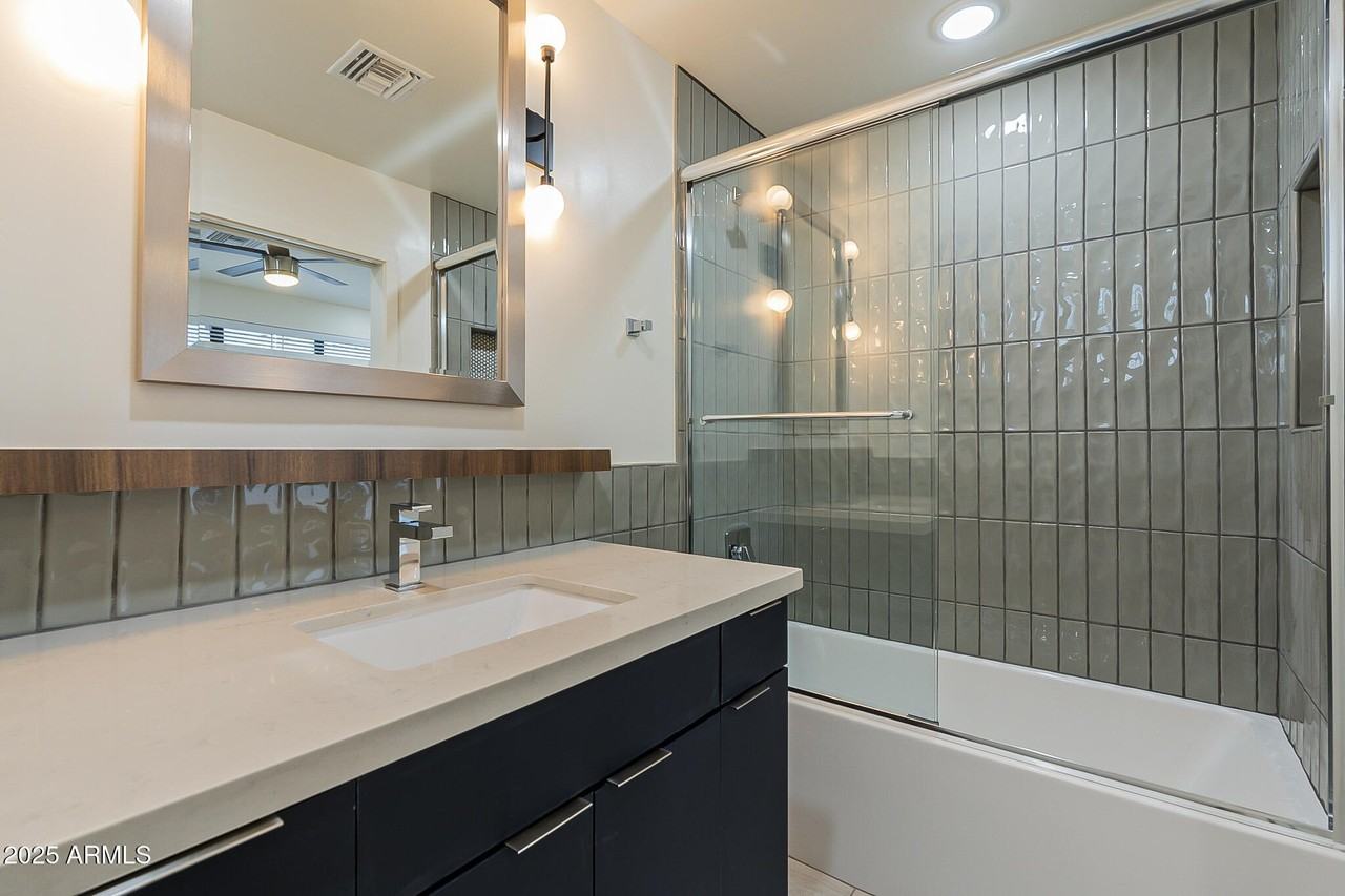 250 S Roosevelt St Unit 250 #250 - Photo 7 of 11