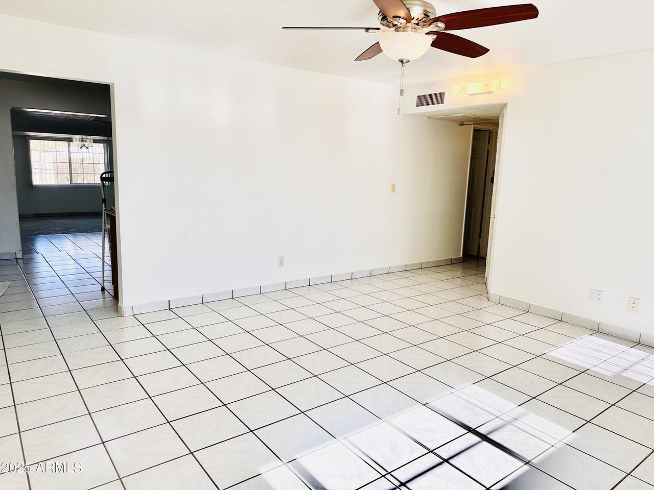 936 E 7th Dr - Photo 6 of 24