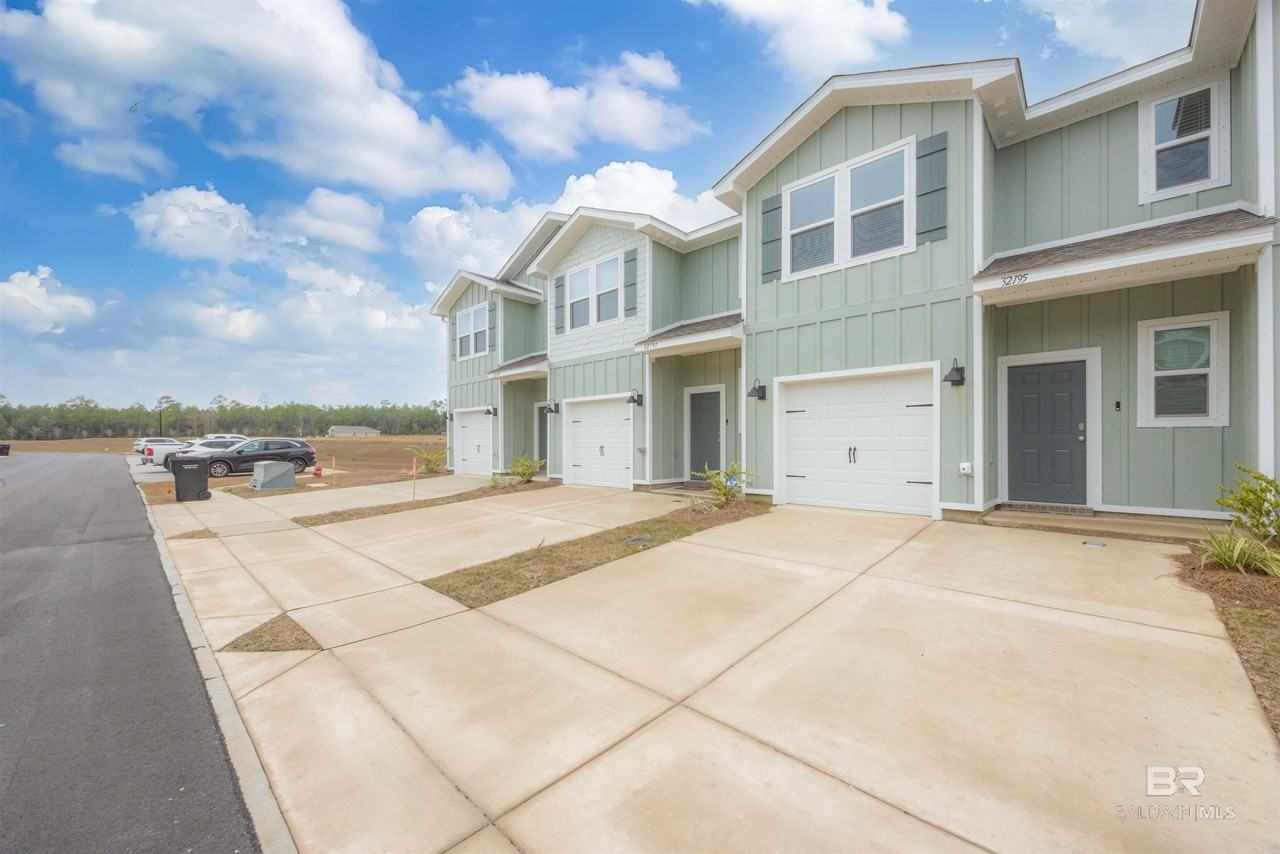 32195 Emanicipation Cir - Photo 2 of 23