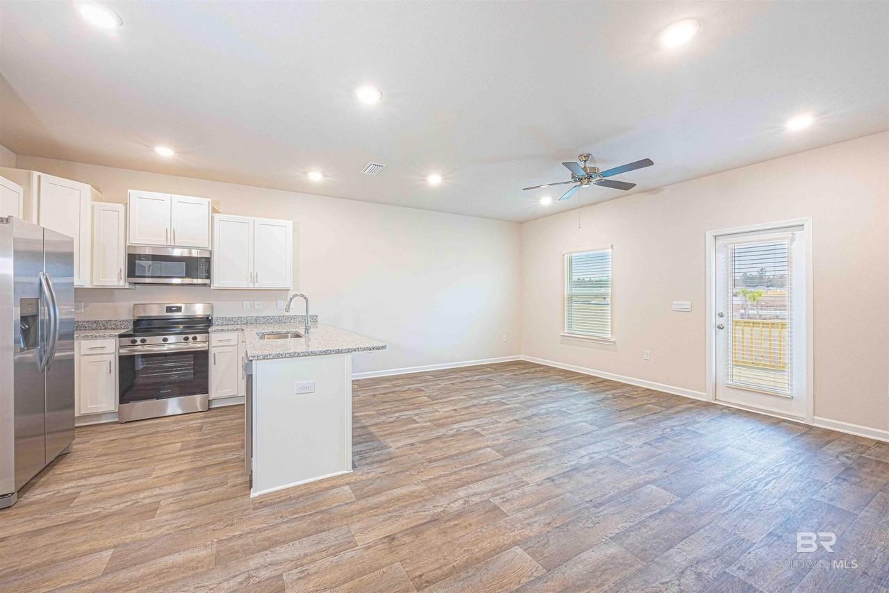 32195 Emanicipation Cir - Photo 4 of 23