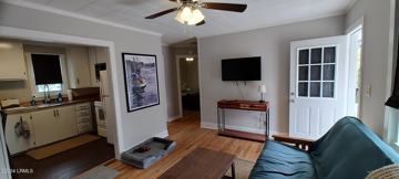 featured image of 607 Waight St