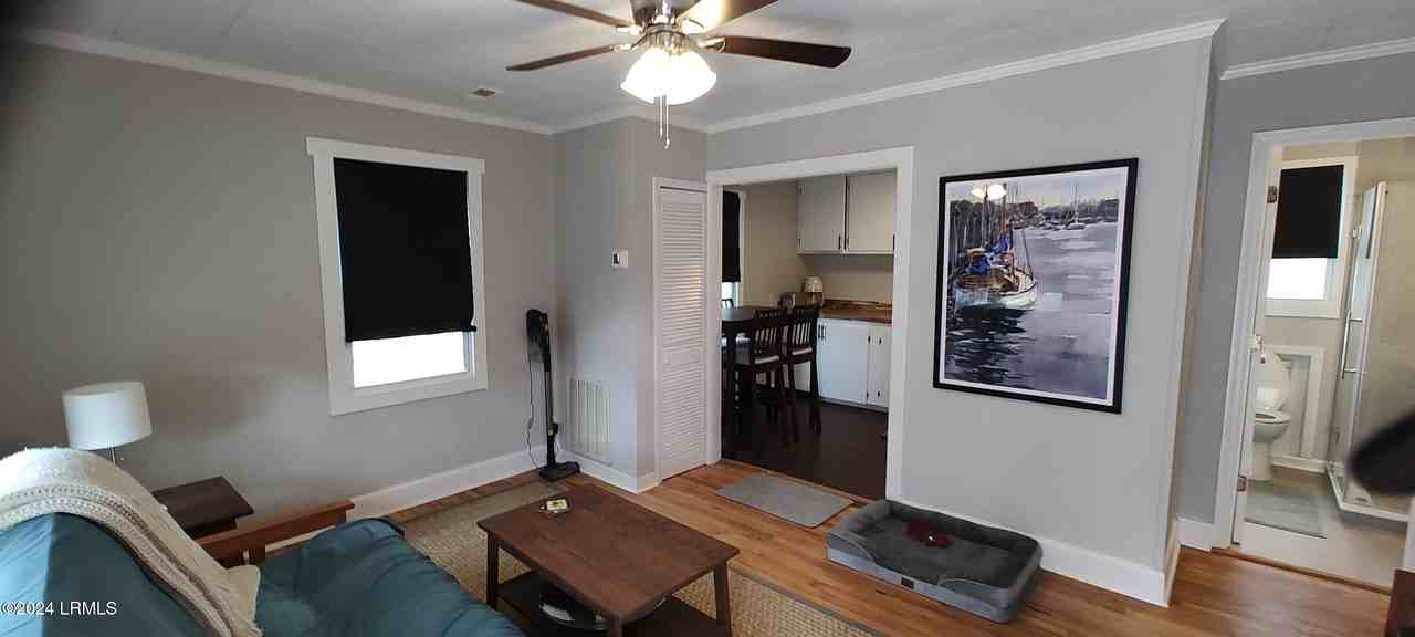 607 Waight St - Photo 2 of 21