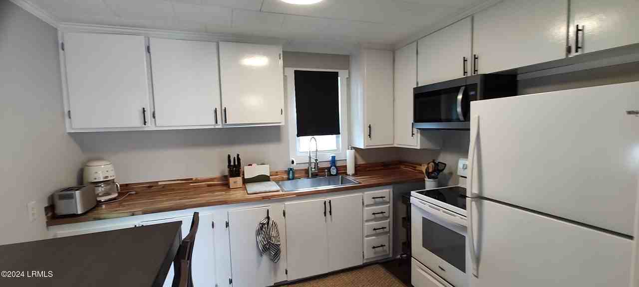 607 Waight St - Photo 3 of 21