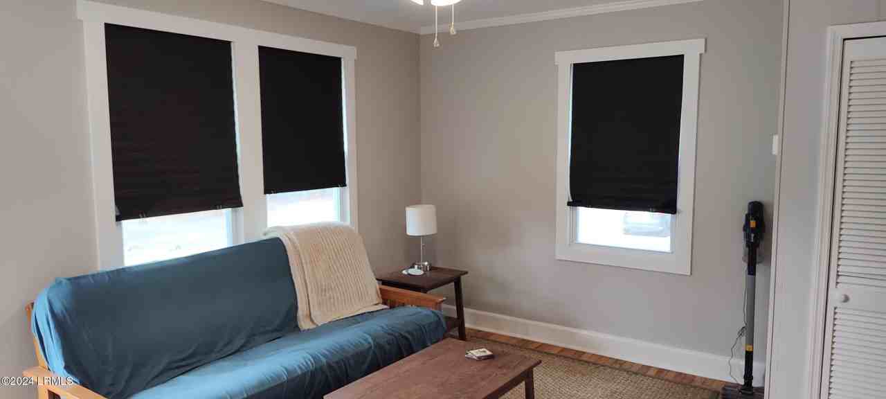 607 Waight St - Photo 5 of 21