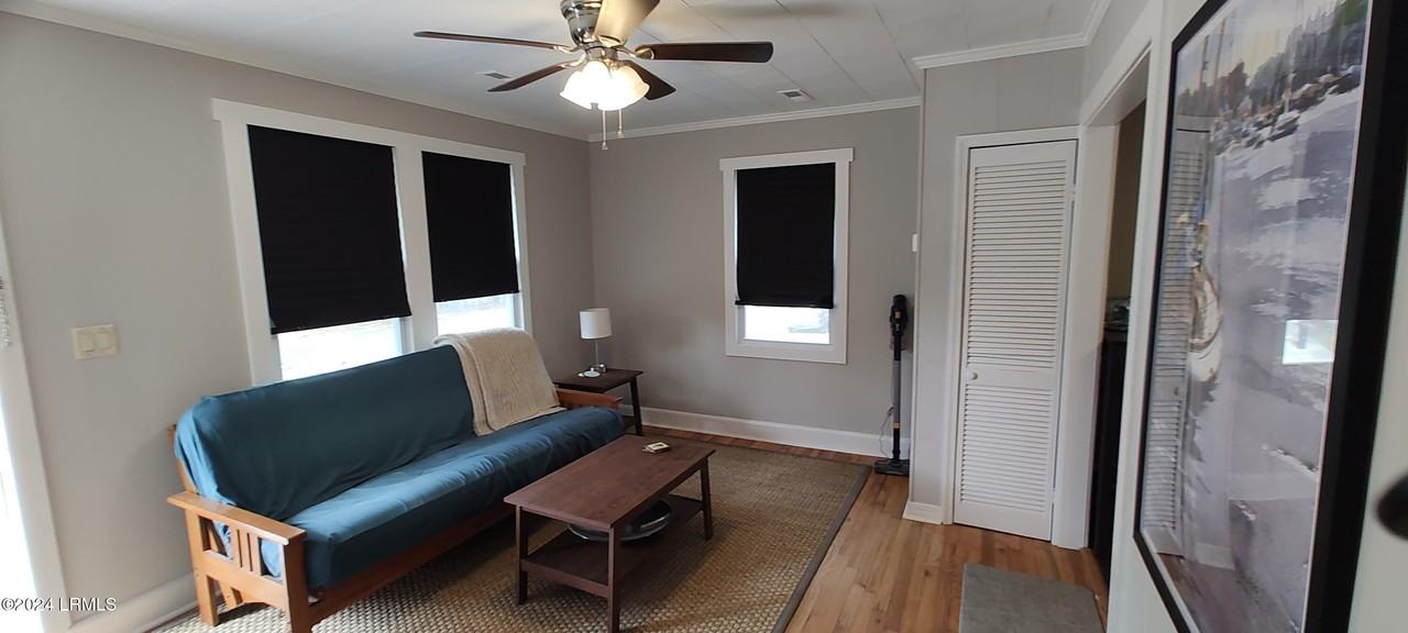 607 Waight St - Photo 7 of 21