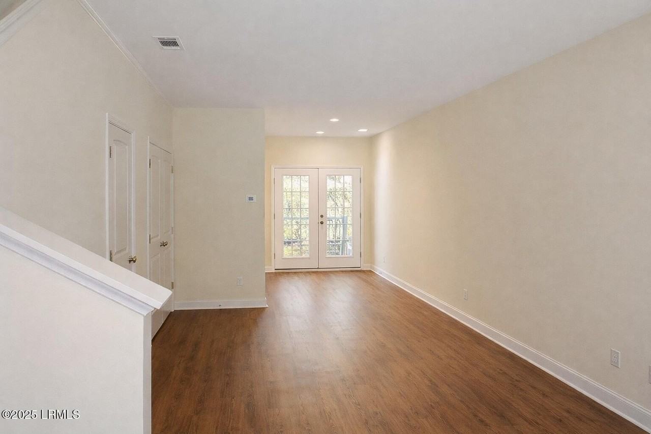 274 Admiration Ave - Photo 3 of 13