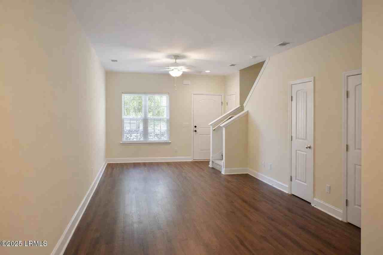 274 Admiration Ave - Photo 4 of 13