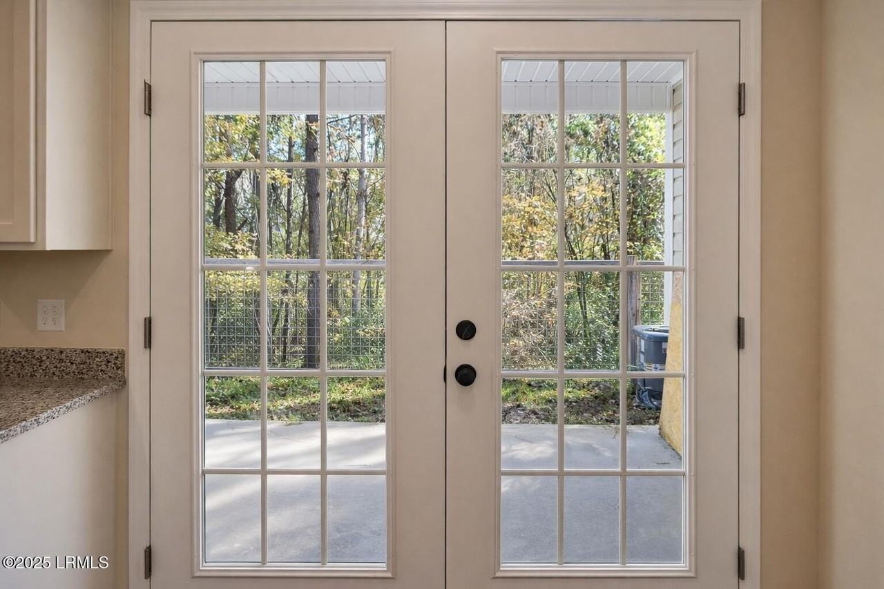 274 Admiration Ave - Photo 5 of 13