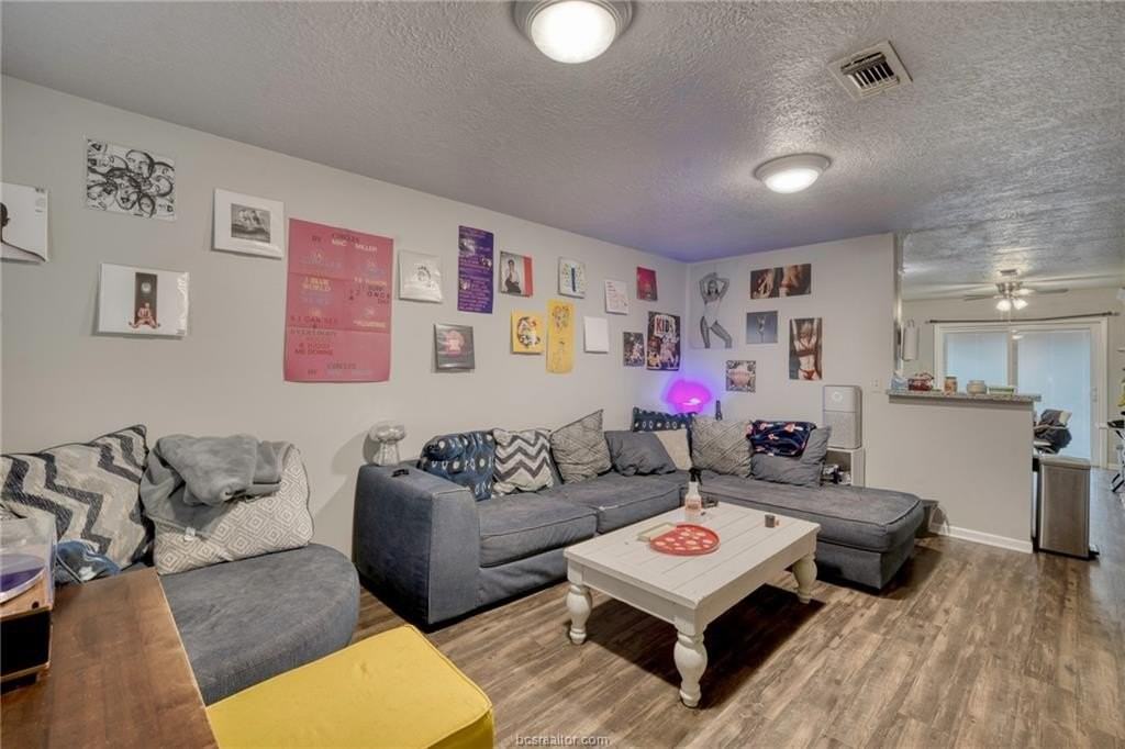 1223 Airline Dr - Photo 2 of 12