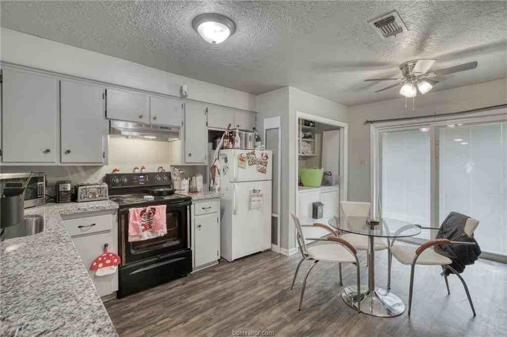 1223 Airline Dr - Photo 5 of 12