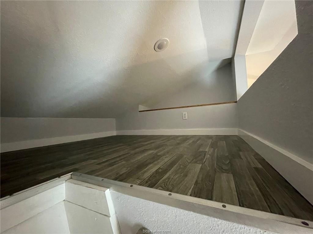 408 North Ave E - Photo 2 of 6