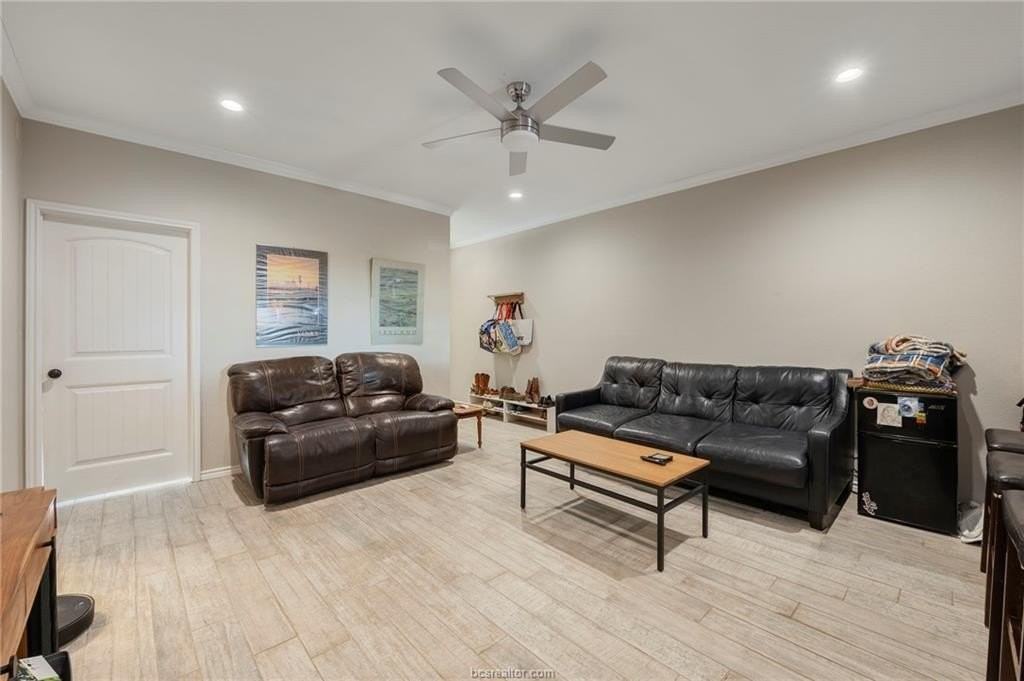 3317 Wakewell Ct - Photo 3 of 15