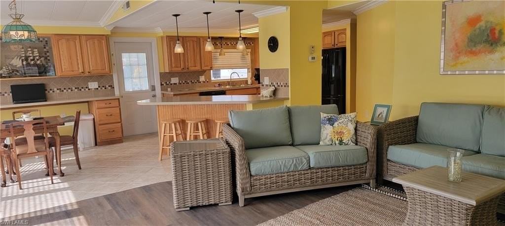 4700 Tahiti Dr - Photo 4 of 31