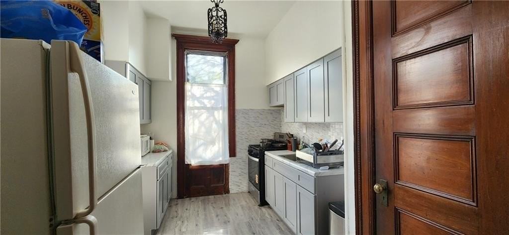 1458 Dean St - Photo 3 of 4