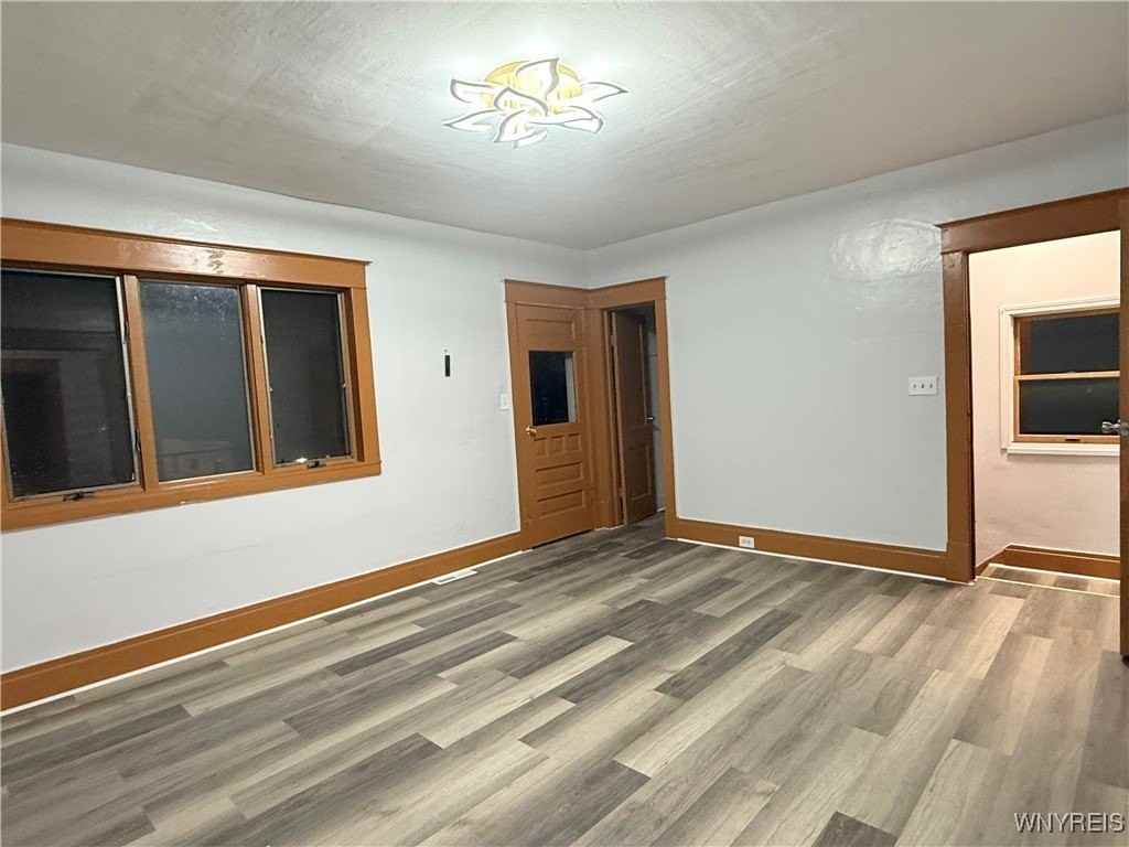 111 Dempster St - Photo 6 of 23