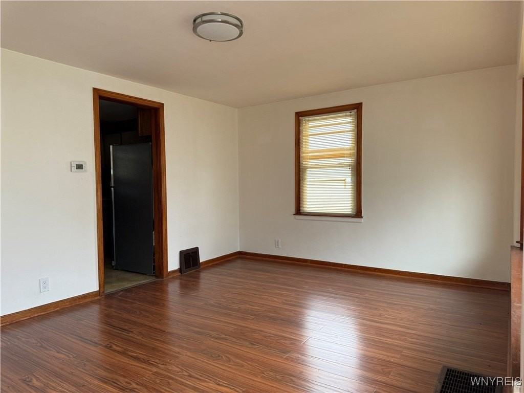 246 Crisfield Ave - Photo 3 of 23