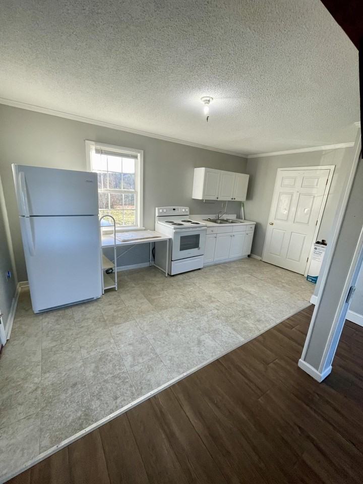 258 Rock Creek Rd - Photo 4 of 11