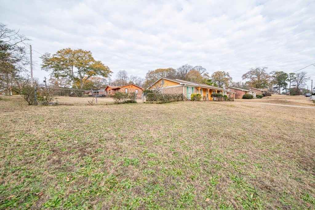 6503 Horner Dr - Photo 2 of 33