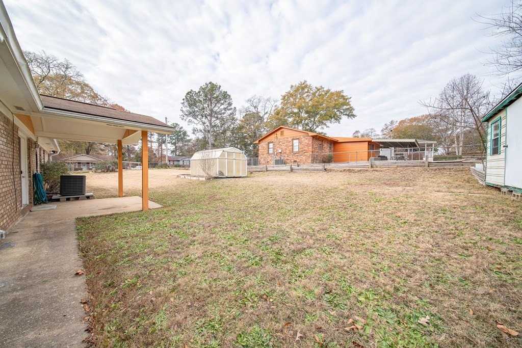 6503 Horner Dr - Photo 5 of 33