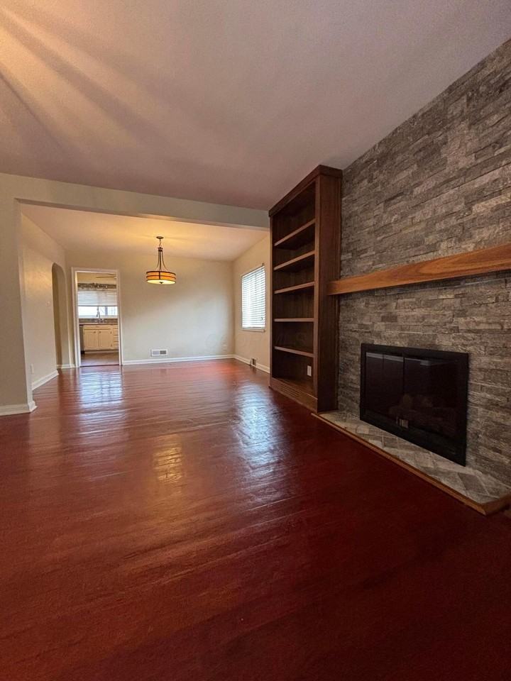 514 Enfield Rd - Photo 4 of 37