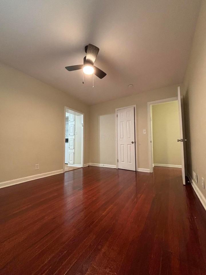 514 Enfield Rd - Photo 5 of 37