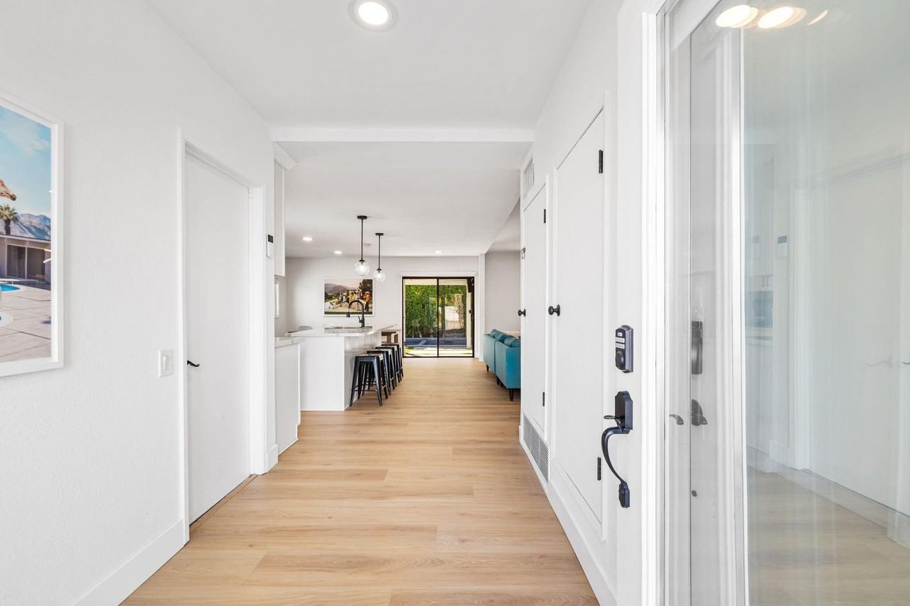 1433 E Caleta Way - Photo 5 of 50