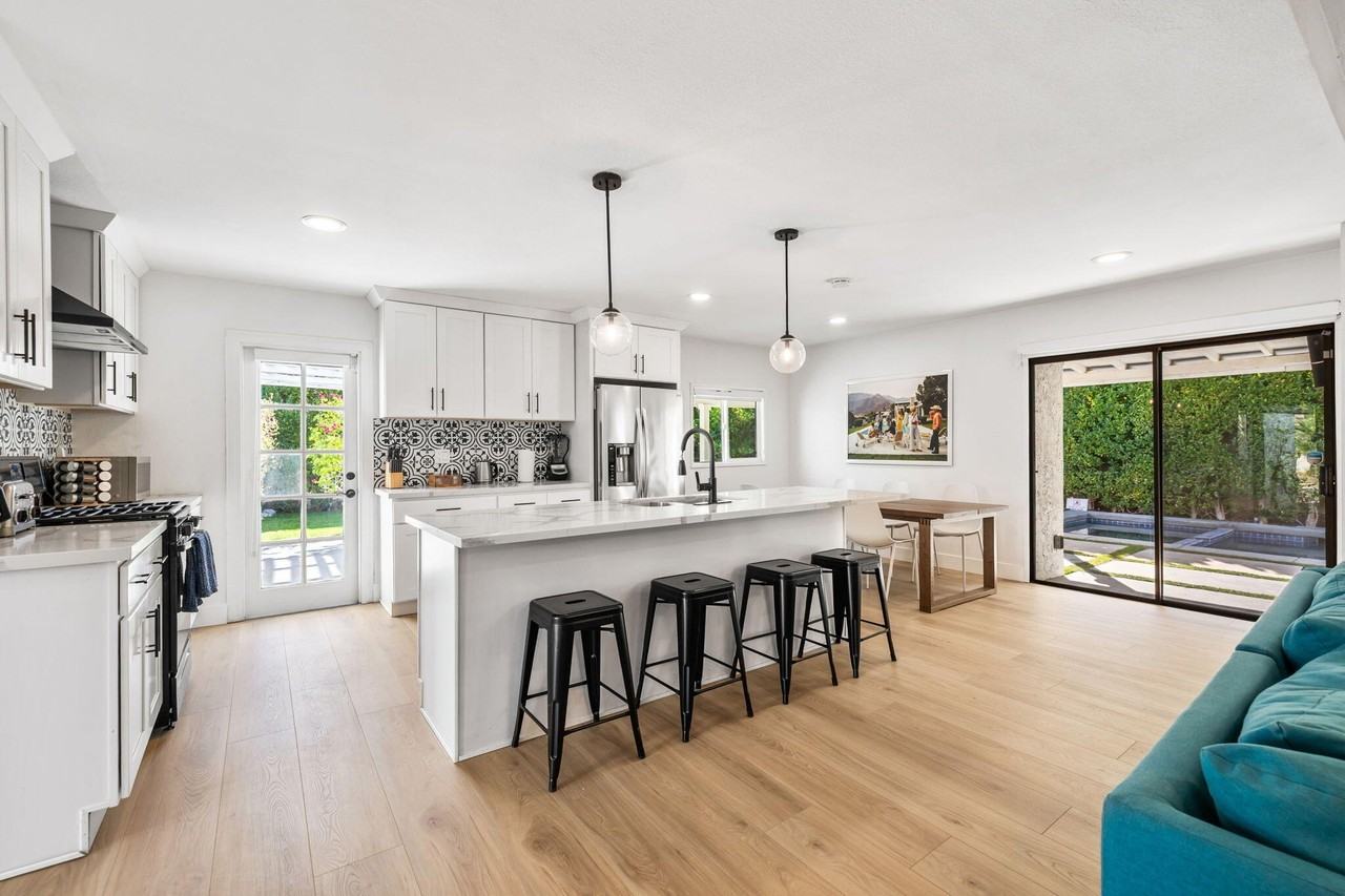 1433 E Caleta Way - Photo 6 of 50