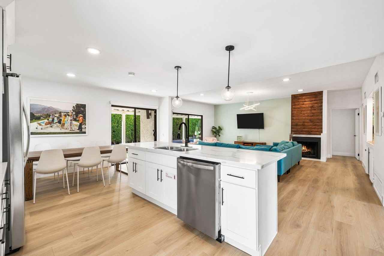 1433 E Caleta Way - Photo 7 of 50