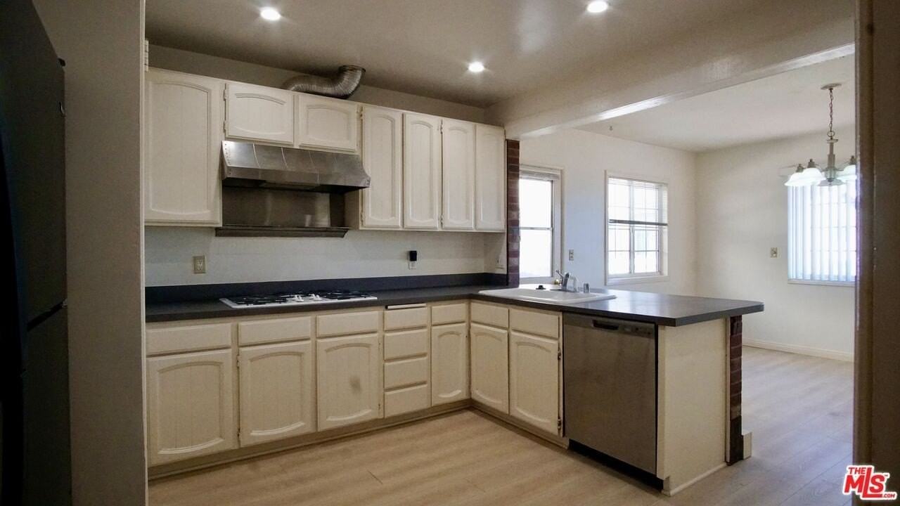 206 S Prospect Ave - Photo 3 of 9