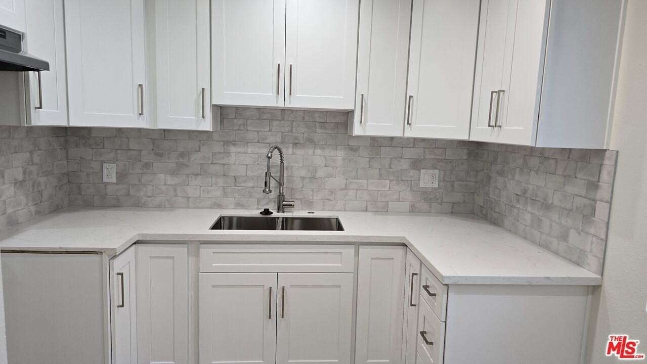 330 Cameron Pl Apt 10 #10 - Photo 4 of 17